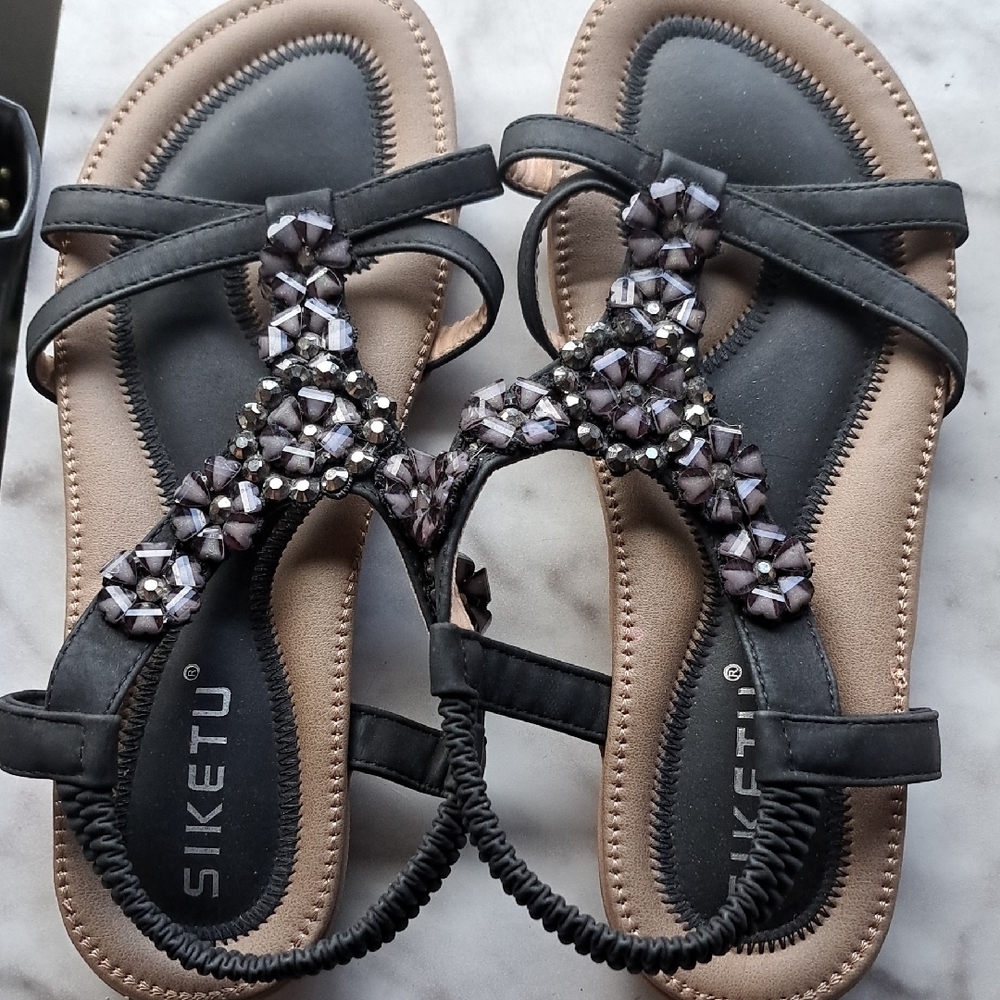 Elegant Black Strappy Sandals with Beaded Embellishments